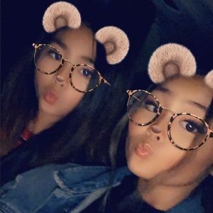 Meet your Posher, Ella